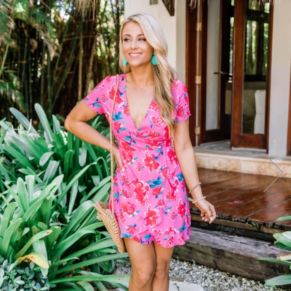 Pink Lily floral dress pink faux wrap size Large